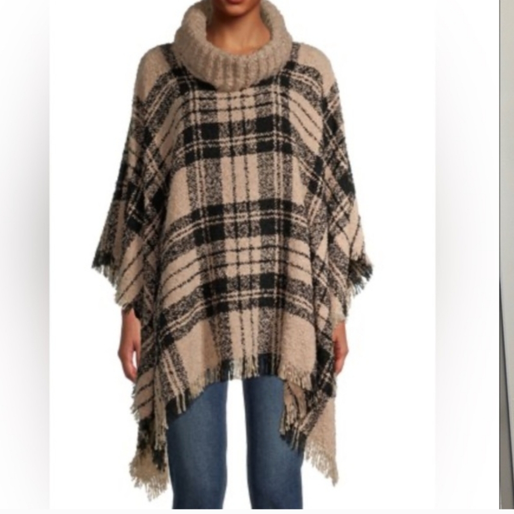 Elegant Black and Cream Women's Plaid Cape